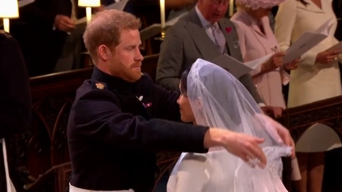 Ce i-a șoptit Prințul Harry lui Meghan Markle când a ajuns în fața altarului