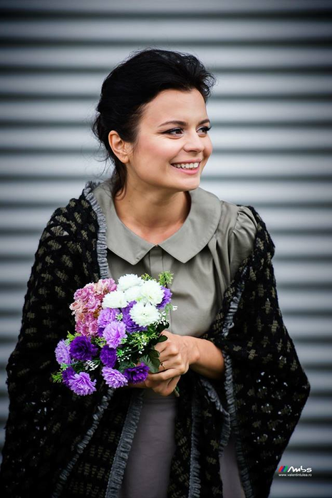 O mai țineți minte pe Ana Maria Georgescu, artista care a lansat melodia “Ochii tăi”? Din ce își câștigă banii în prezent