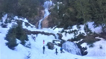 Locul de poveste din România care lasă turiștii fără cuvinte. Mii de oameni îl vizitează anual