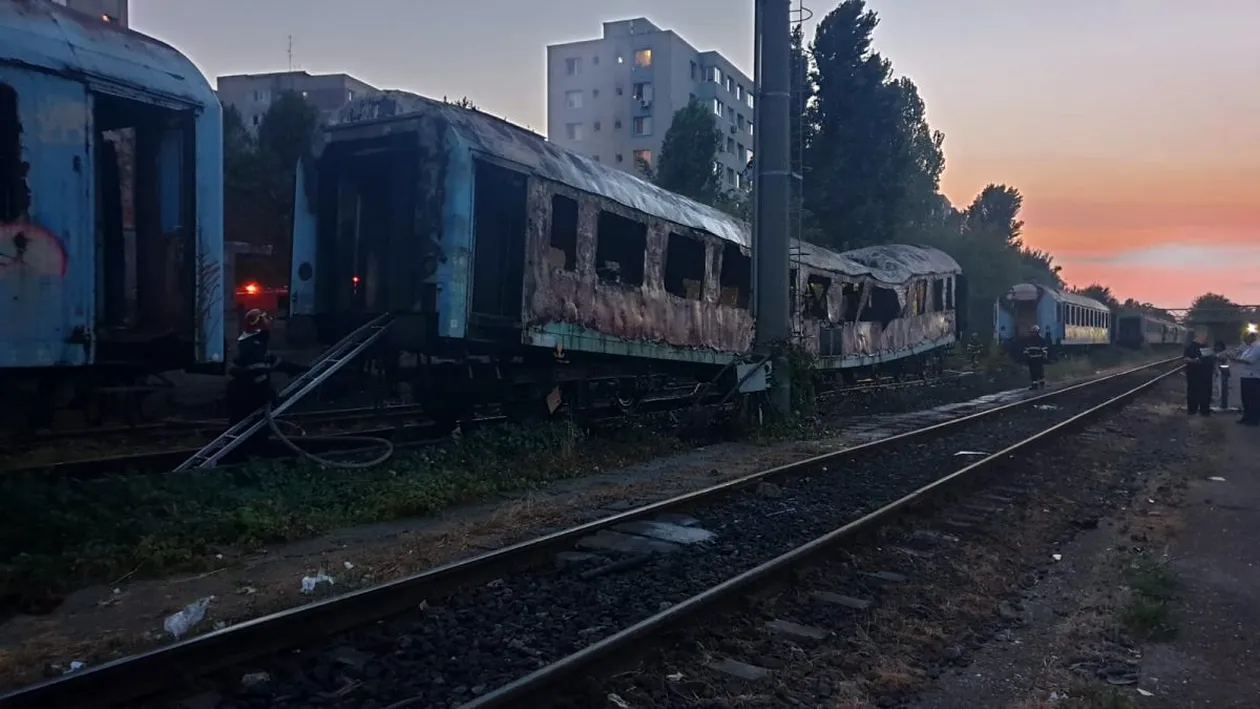 Incendiu în București! Un vagon a luat foc, în zona Gării Basarab
