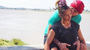 Lora, burtică suspectă! Prietenii au cerut imediat confirmări: ”Un bebe mic si frumos?”