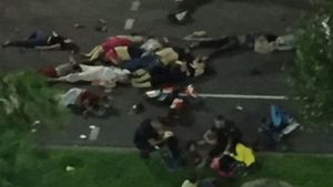 Atac terorist la NISA de ziua Frantei. Cel putin 80 de oameni au murit