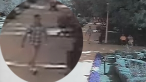 El este omul care poate dezlega misterul mortii micutului ucis de maidanezi! Ajuta-ne sa il gasim si vei fi recompensat generos!