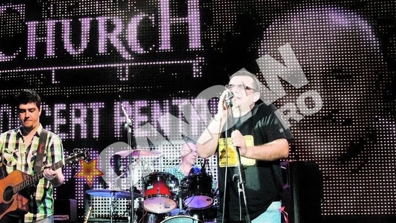 Mihai Margineanu, show inedit! I-a cantat Oanei Zavoranu la evenimentul lui Serban Ionescu