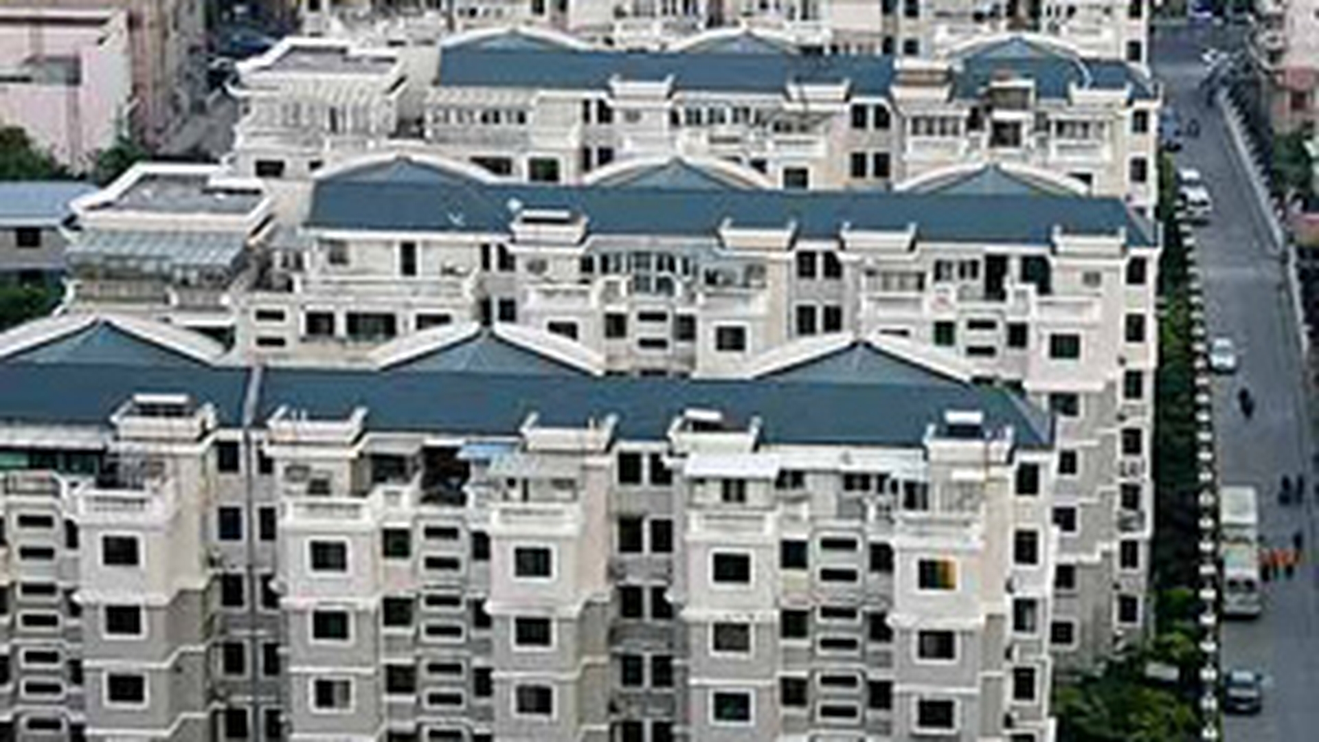 Disperat sa vanda! Un dezvoltator imobiliar chinez da un BMW gratis celor care cumpara apartamentele sale!