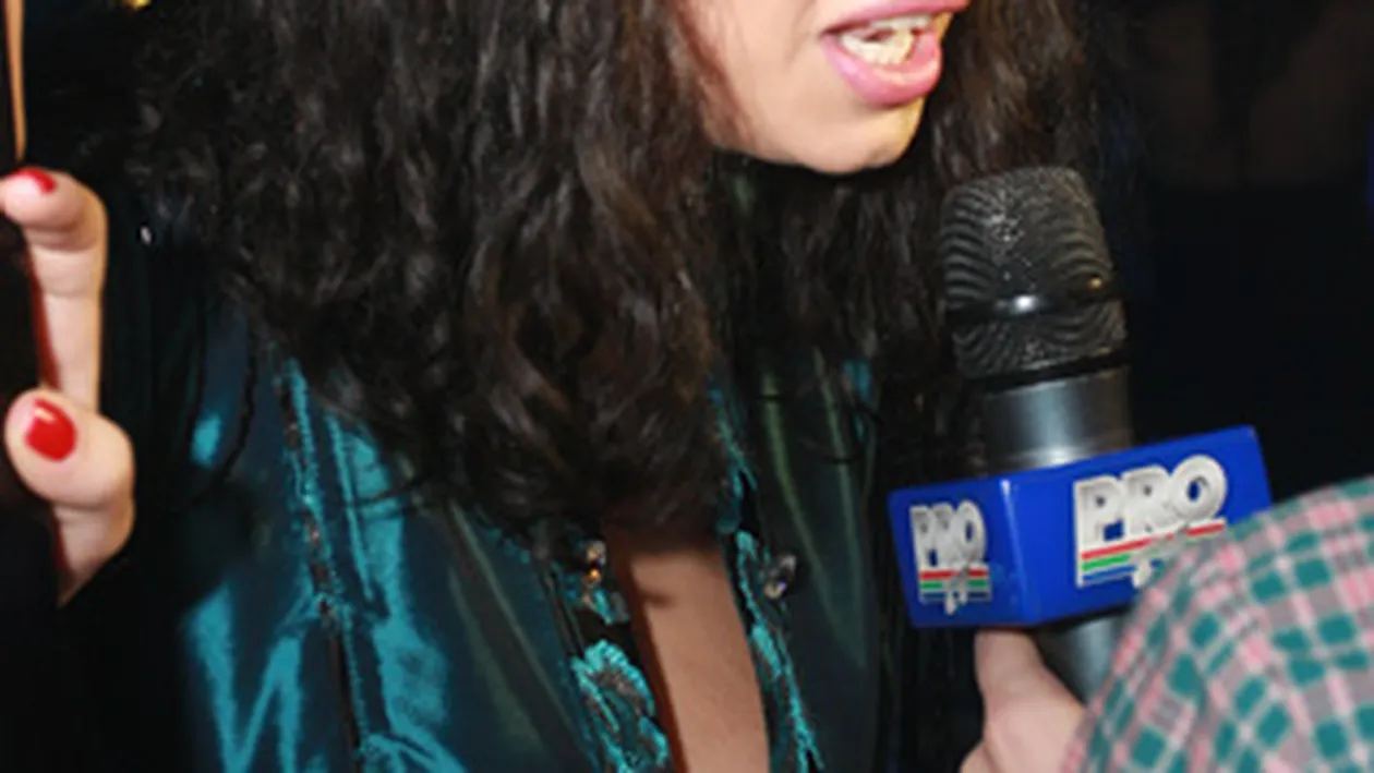 Nicoleta Luciu, dezastru vestimentar la o petrecere. Chinuita intr-o rochie oribila!