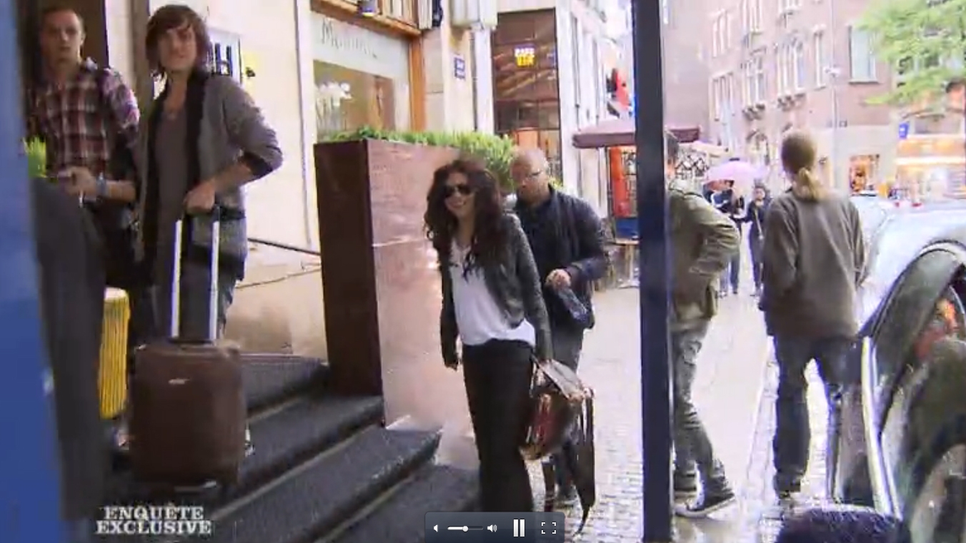 Inna si Antonia, luate in ras de francezi! Una e “star low cost”, cealalta, o “noua recruta” care vrea sa fie celebra