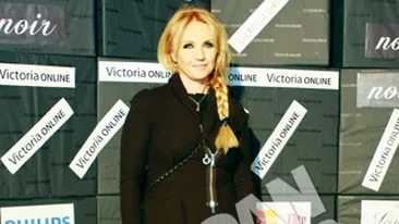 Camelia Sucu si Cosmina Pasarin, bine imbracate! Au facut senzatie cu tinute indraznete!