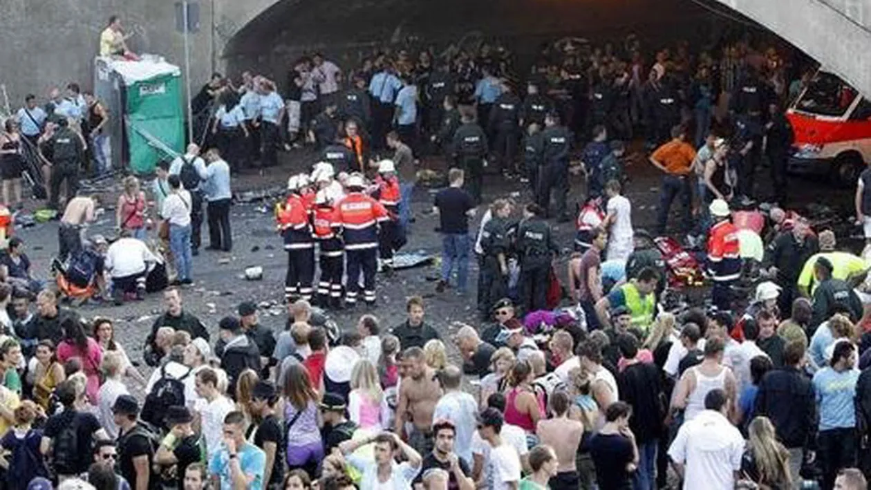 Cel putin 19 morti si 340 de raniti in busculada produsa sambata la Love Parade in Germania
