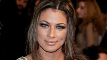 Roxana Vancea isi schimba meseria? Este reporter la evenimente mondene!