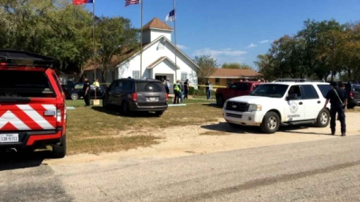 Atac armat într-o biserică din Texas! 27 de morţi şi 24 de răniţi.