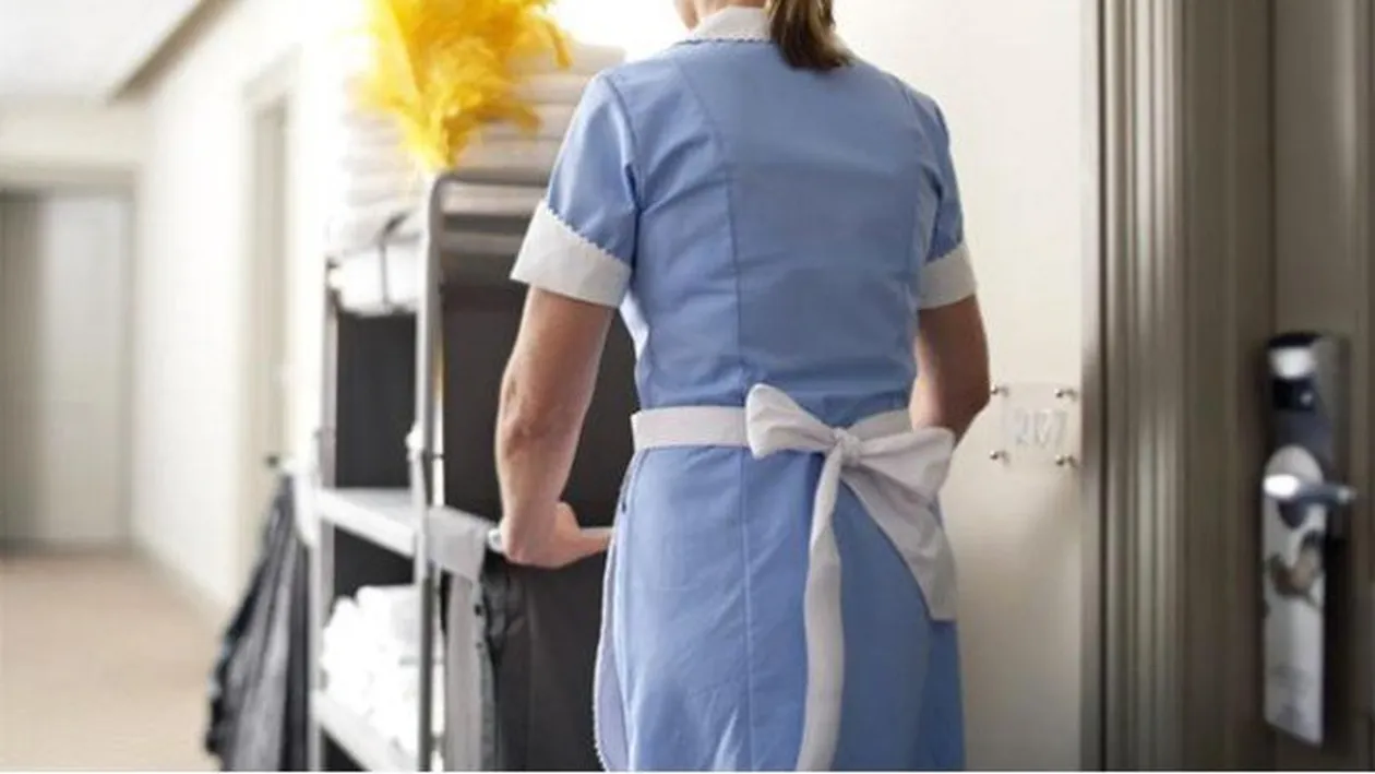 ULUITOR! Se caută o ”cârtiţă”! Până şi femeia de serviciu a fost scoasă la declaraţii! Anchetă ”ca la Miliţie” printre angajaţii de la Interne ca să afle Şefa cine „toarnă” la CANCAN.ro. Totul a pornit după ce reporterii DAS au dezvăluit scandalul din biroul comisarului şef!