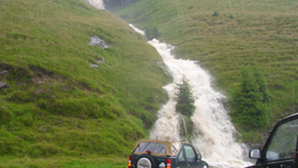 Un tanar a fost luat de o viitura in Masivul Bucegi
