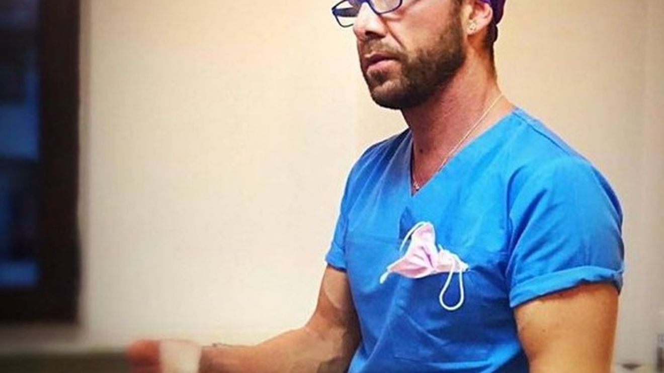 Primele declarații ale ”medicului” cu 8 clase: ”Am dat documentele originale cu tot cu parafă unui avocat”