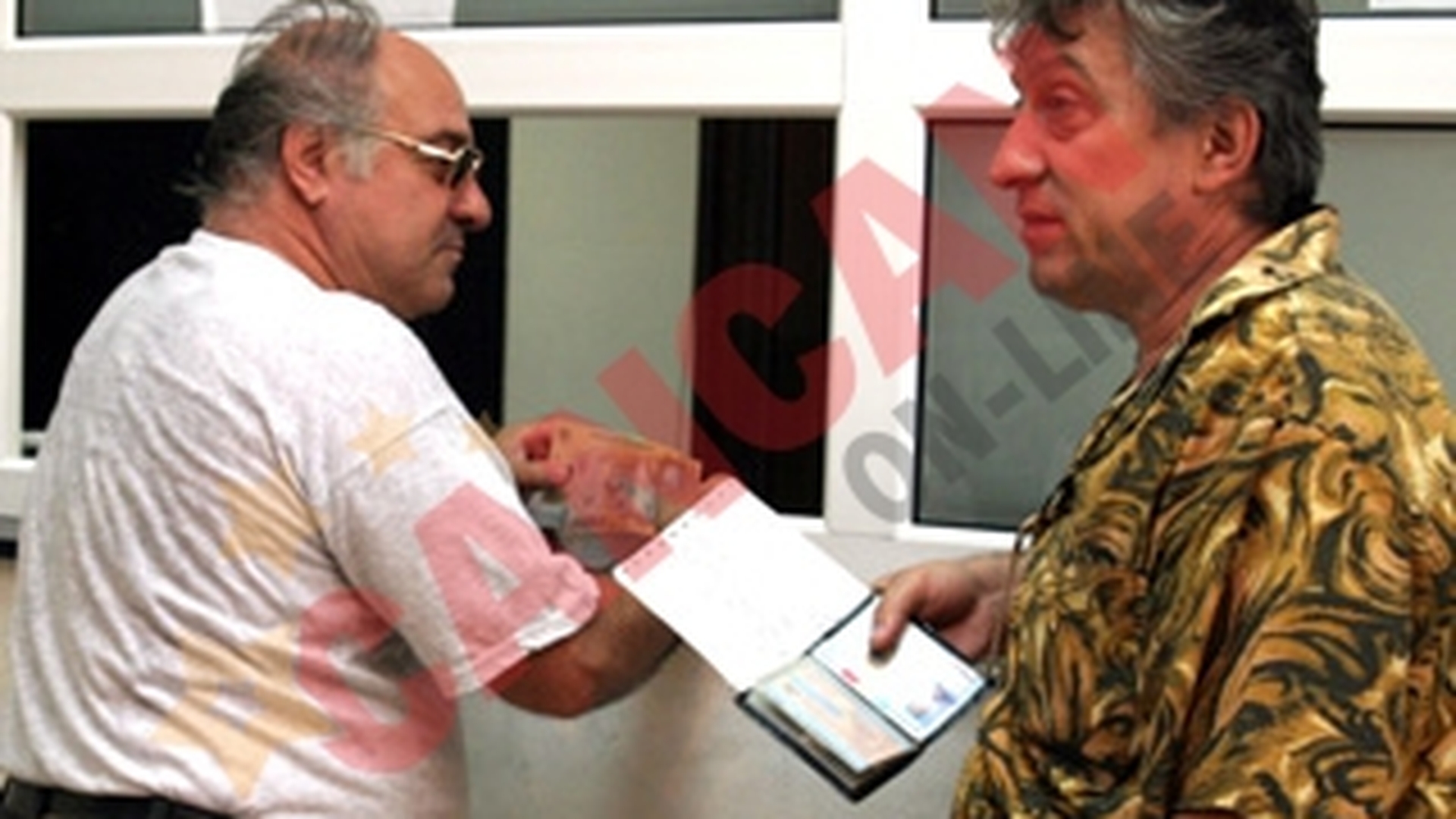 Romanii vor fi amprentati pentru noile buletine