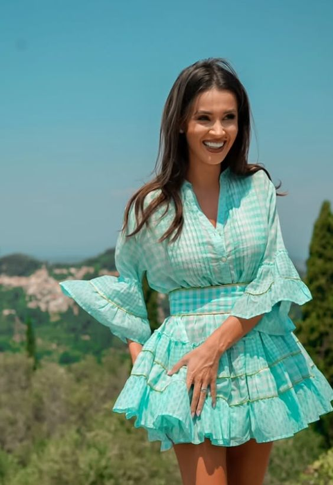 Ana Maria Barnoschi, pregătită de o revenire spectaculoasă la Antena 1. După „debarcarea” de la Kanal D, vedeta o ia pe urmele lui Bursucu: “Mă simt cel mai bine, este elementul meu”