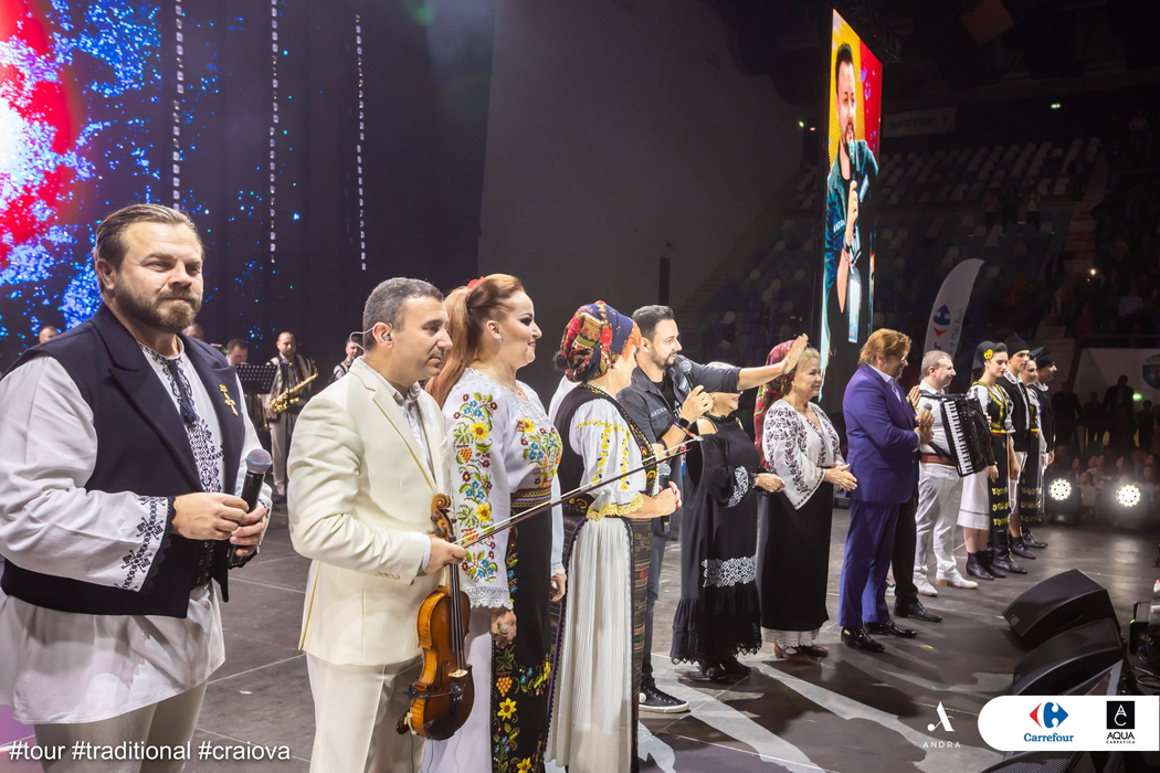 Ce a pățit Andra Măruță în timpul ultimului concert, de la Craiova! Ce au făcut spectatorii din primul rând