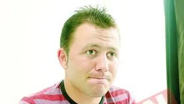 I-a furat identitatea!