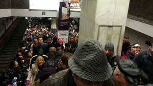 Bucurestenii s-au călcat in picioare după parada militară! Uite cat de aglomerate sunt la aceasta ora statiile de metrou