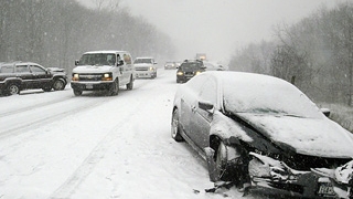 Accident in lant pe A1! Sapte persoane au fost ranite si 20 de masini avariate