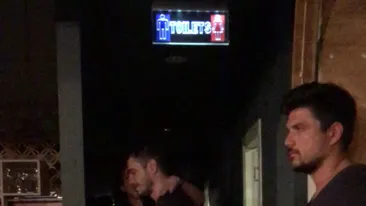 IMAGINI FABULOASE! Fiul ”Satanei” a înghesuit-o pe ”Regina Insta” în toaleta de la NUBA: a sărit pe ea şi… Oficial, Piţi Jr. are o relaţie cu ex-prezentatoarea TV Iulia Pârlea, dar altfel stau lucrurile noaptea! I-am filmat în timp ce…