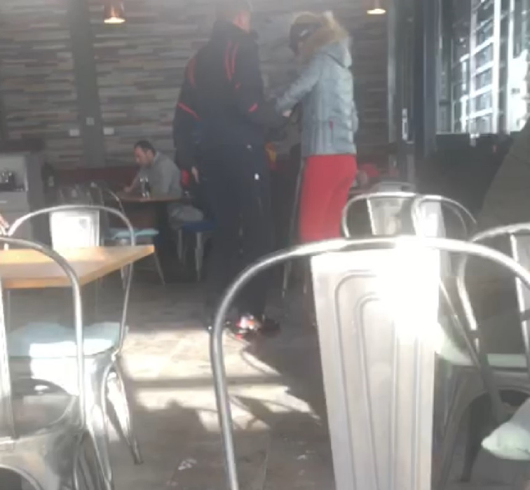 Laura Dincă, iubita fostului deputat Cristi Boureanu, s-a accidentat grav pe pârtie