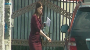 Sotia "Baciului" isi risca viata. Daramata de arestarea acestuia, Luminita Popescu a intrat pe contrasens si...