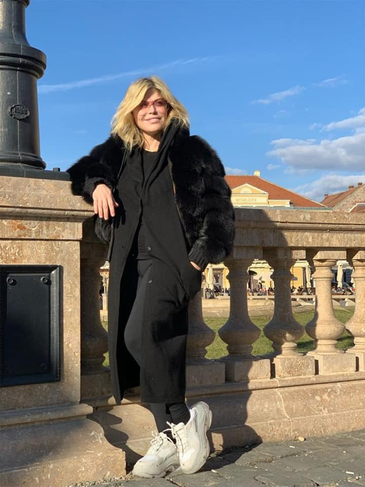 Loredana Groza, filmată în ipostaze extrem de rușinoase pentru o divă ca ea! Ce a făcut în compania unui bărbat