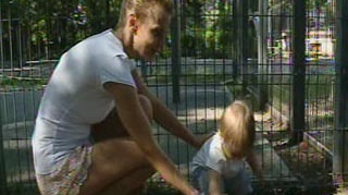 Jojo mai vrea inca doi copii: "Achim m-a facut sa redescopar lucruri si sa-mi retraiesc copilaria"! Uite ce frumos se joaca cei doi in parc!
