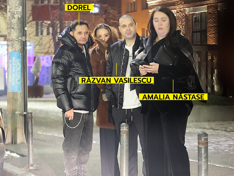 Cei patru așteaptă să le vină Uber-ul