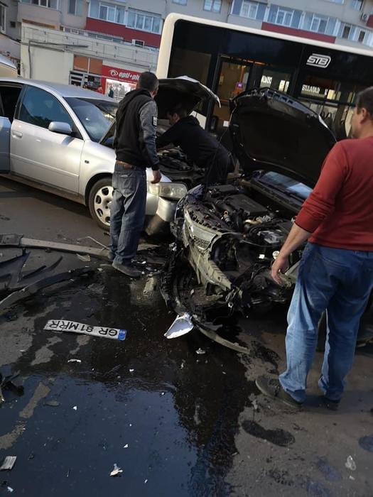 Accident grav în Capitală! Au fost implicate 6 mașini. VIDEO