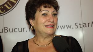 La 60 de ani, artista cu cele mai multe costume populare a dat startul operatiilor estetice! A inceput cu nasul...