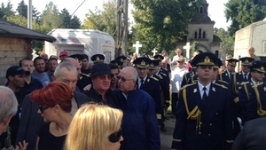 Vadim Tudor, condus pe ultimul drum! Ce a aparut pe cer in momentul in care sicriul a fost adus in cimitir