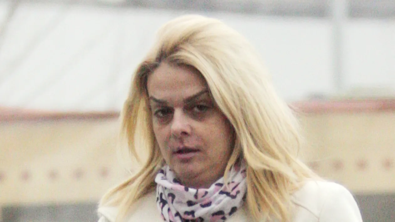 Chipurile din reviste sunt un mit! Iata adevaratele fete ale vedetelor, fara pic de machiaj. Imaginile de care si ele se sperie