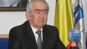 Primarul din Targu Jiu: „Cenusa lui Sergiu Nicolaescu ar fi mai in siguranta aici decat la Bellu!”