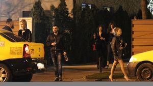 Aroganţă făcută de fostul iubit interlop al Otiliei Bilionera! A comandat Moet la pachet ca să dea pe spate o ”prinţesă”!