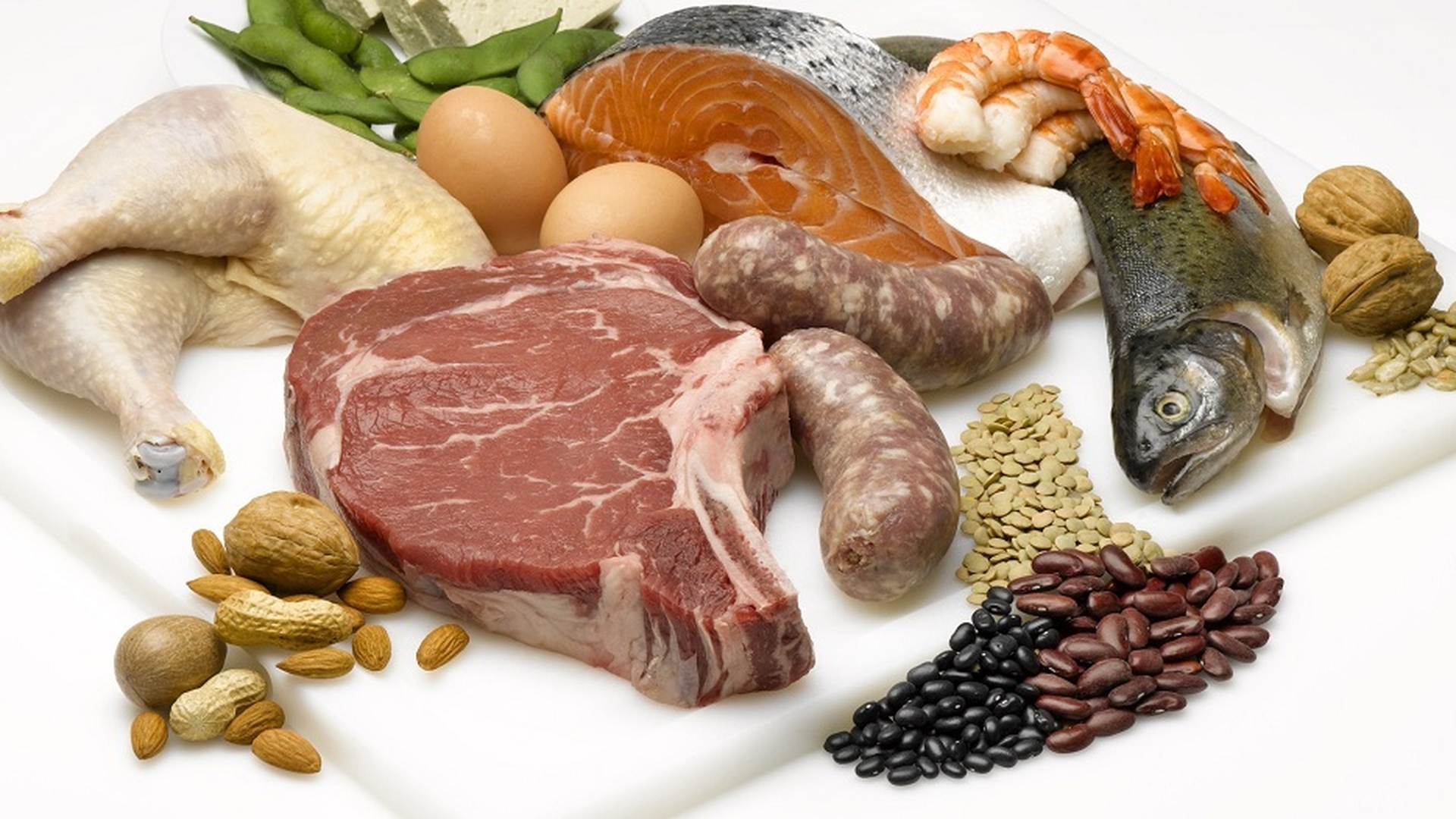 Alimente care conţin fier. De la ficat şi carne roşie, la linte şi fructe uscate