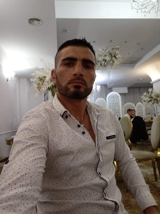 Doljeanul confundat cu un criminal parcă e blestemat de soartă! ”A luat copilul de mână și a sărit cu el pe geam!”