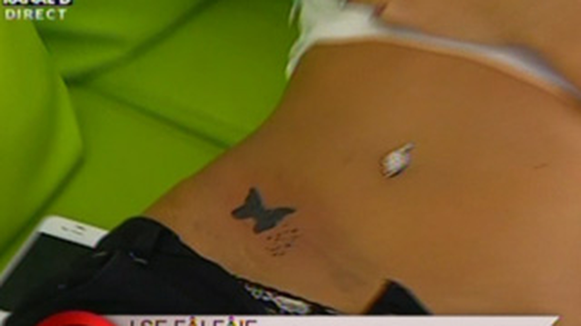 VIDEO Andreea Tonciu s-a tatuat in direct. Uite cu ce si-a acoperit initialele lui Mitea!