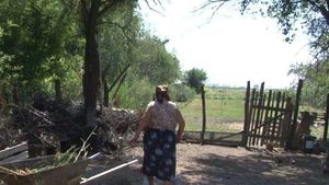 Un piroman a băgat spaima în locuitorii unei comune din Dâmboviţa. După trei incendii în decurs de o lună, oamenii stau de pază cu rândul ca să nu îşi vadă gospodăriile în flăcări