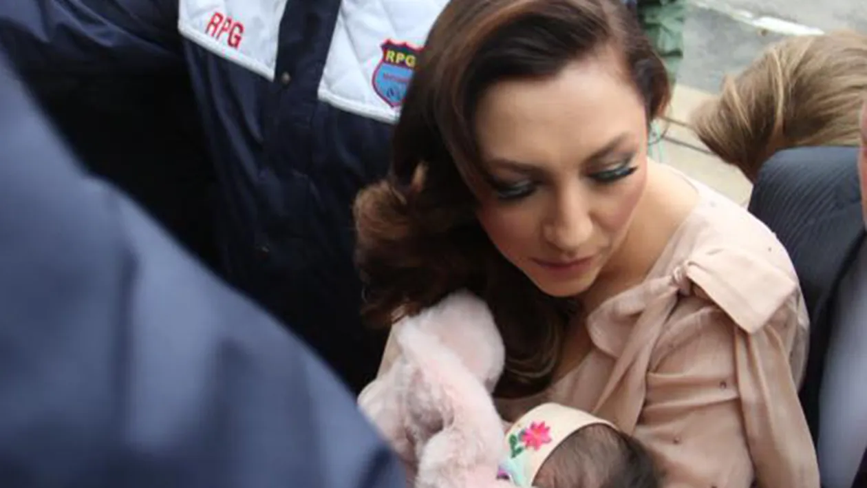 Ce a facut Andra imediat dupa ce si-a botezat fetita! Fanii au reactionat pe masura!