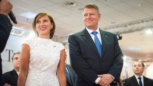 Prima fotografie cu soții Iohannis la recepția prințului Charles de la Palatul Buckingham! Cum s-a îmbrăcat nevasta președintelui