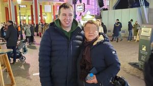 Alexandru a murit la 26 de ani sub privirile mamei sale, care își serba aniversarea în Italia. De ce s-ar fi prăbușit la pământ tânărul