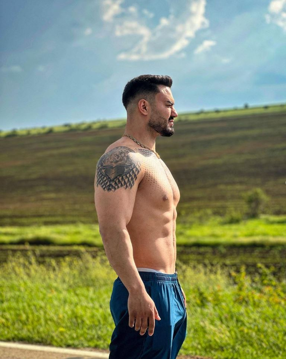 Jador e singur și se axează pe activitatea profesională (Foto: Instagram)