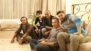 Smiley are o noua metoda de a-si antrena concurentii de la "Vocea Romaniei"! I-a "legat" la Playstation!