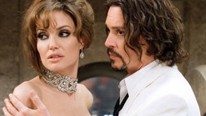 Angelina Jolie, motivul despartirii dintre Johnny Depp si Vanessa Paradis!