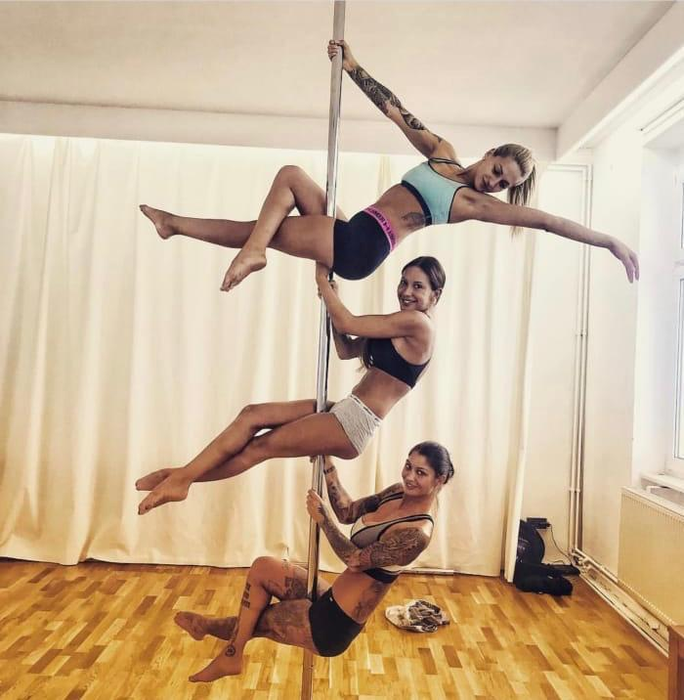 Cine este fosta soție a lui Alex Bodi, femeia pentru care s-a certat cu Bianca Drăgușanu! Iulia a fost dansatoare la bară