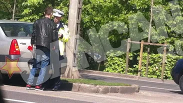 O masina a corpului diplomatic s-a facut PRAF pe o strada din Bucuresti! Vezi cine era la volan