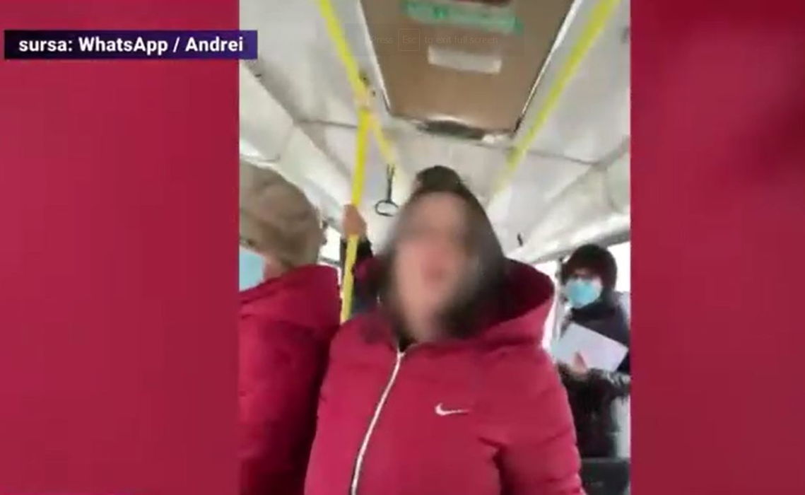 O femeie a lovit un băiat de 15 ani, după ce a întrebat-o de ce nu poartă mască. Scenele violente s-au petrecut într-un autobuz din Brăila