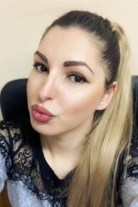 Ispită de la „Insula Iubirii”, terorizată de un obsedat! Bomba sexy a avut o reacţie incredibilă